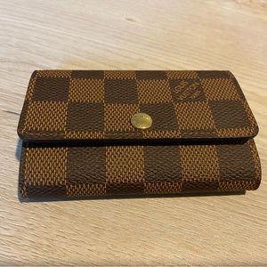 Louis Vuitton 6 Key Holder Wallet